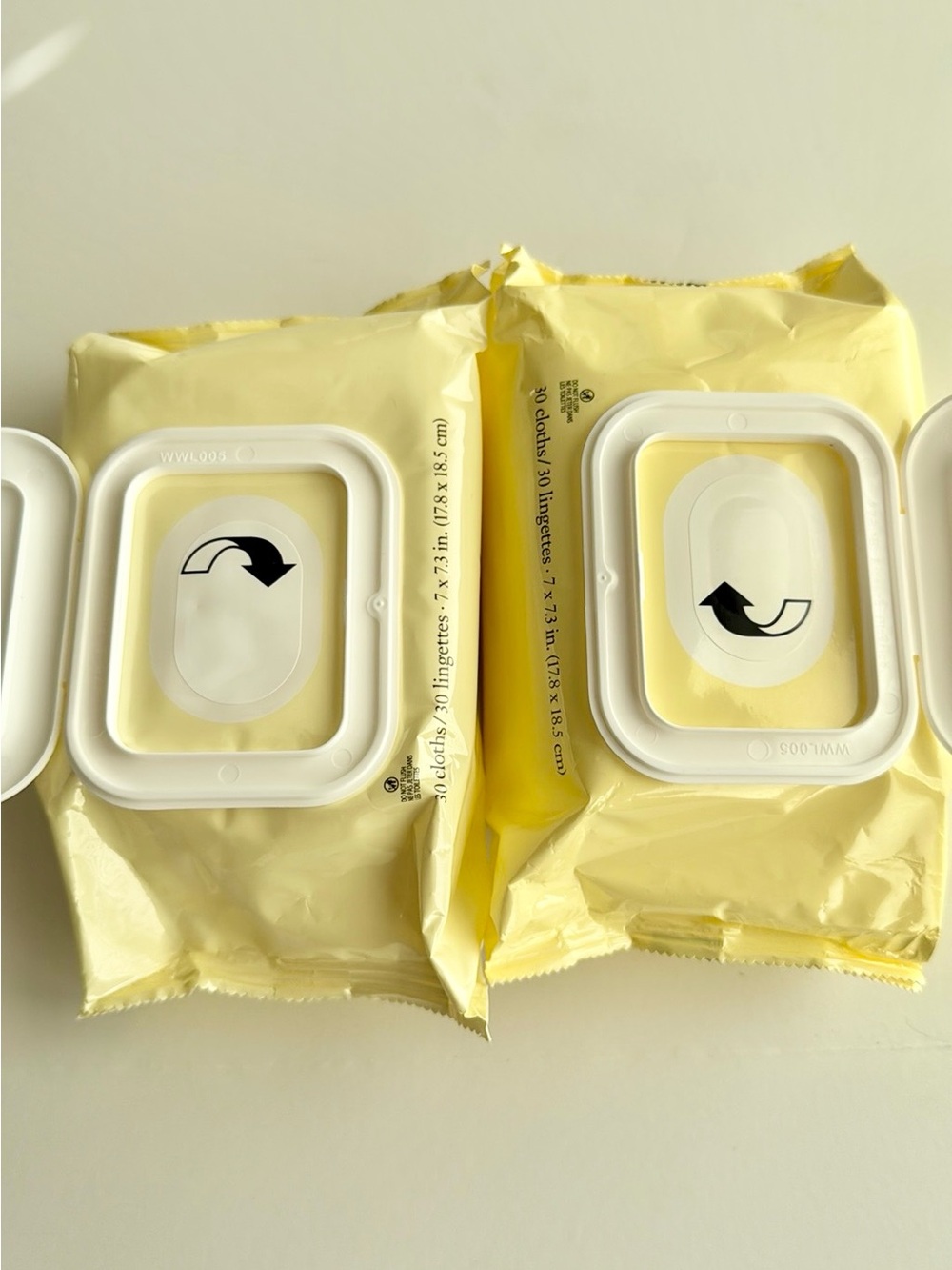 Purity Made Simple One-Step Facial Cleansing Cloths - Picture 2 of 3